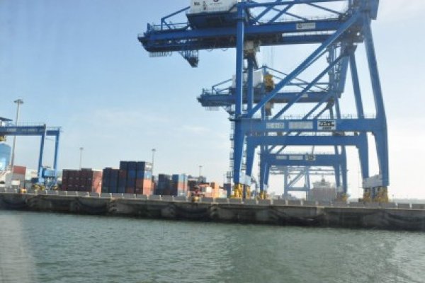 Mărfuri de milioane de euro, exportate de afaceriştii constănţeni